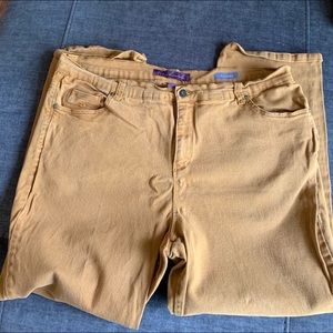 Gloria Vanderbilt Amanda Floral Print Jeans